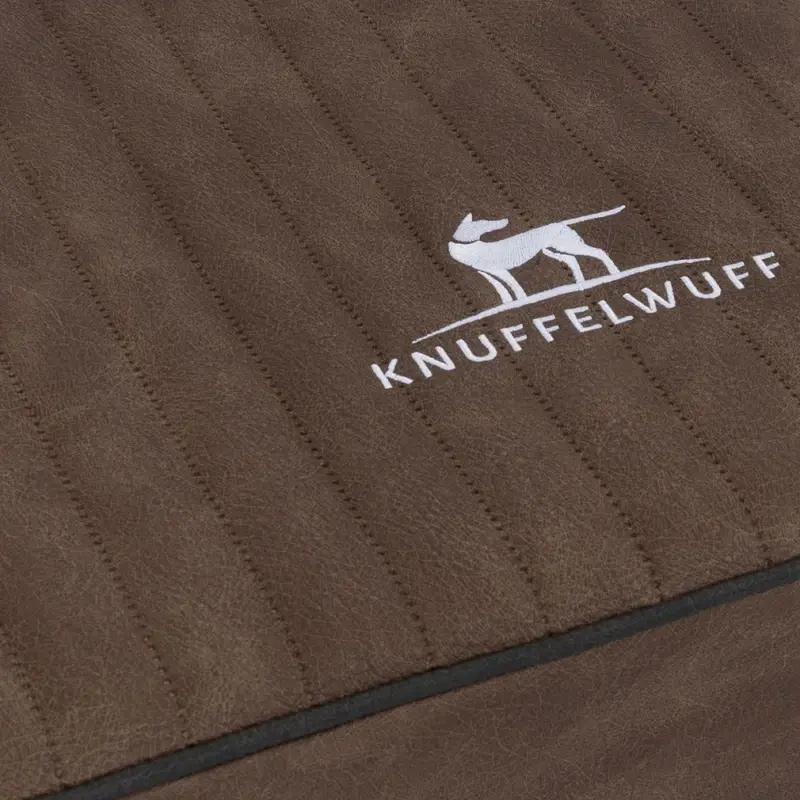 fressnapf Knuffelwuff orthopädische Hundematte Palomino aus laser-gestepptem Kunstleder braun L Im Verkauf