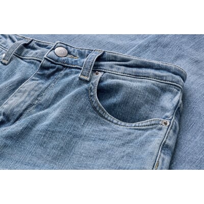 manufactum Damenjeans Tapered Stretch Mittelblau Nur noch ein Tag übrig