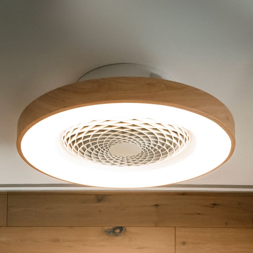 lampenwelt Smart LED-Deckenventilator Tibet holzfarben leise Ø 65 cm Fabrikverkauf